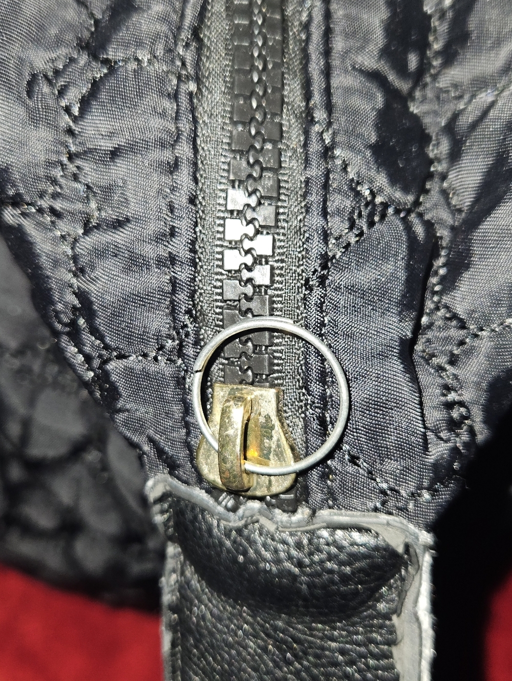 Betsey Johnson Quilted w/Heart Shaped Pattern Black & White Weekende/Travel Bag - Picture 14 of 16